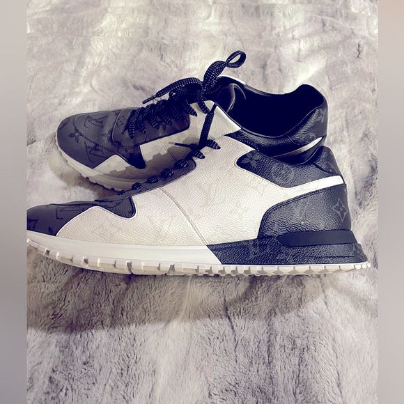 ***AUTHENTIC*** Louis Vuitton Run Away sneakers - Picture 3 of 11